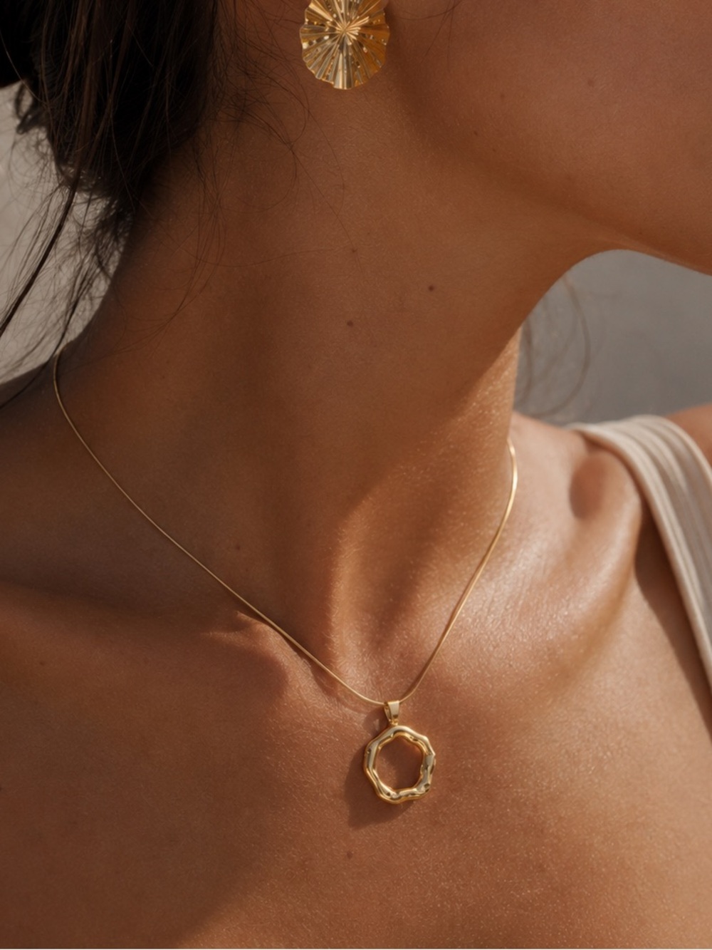 18K Gold Plated Circle Pendant Necklace